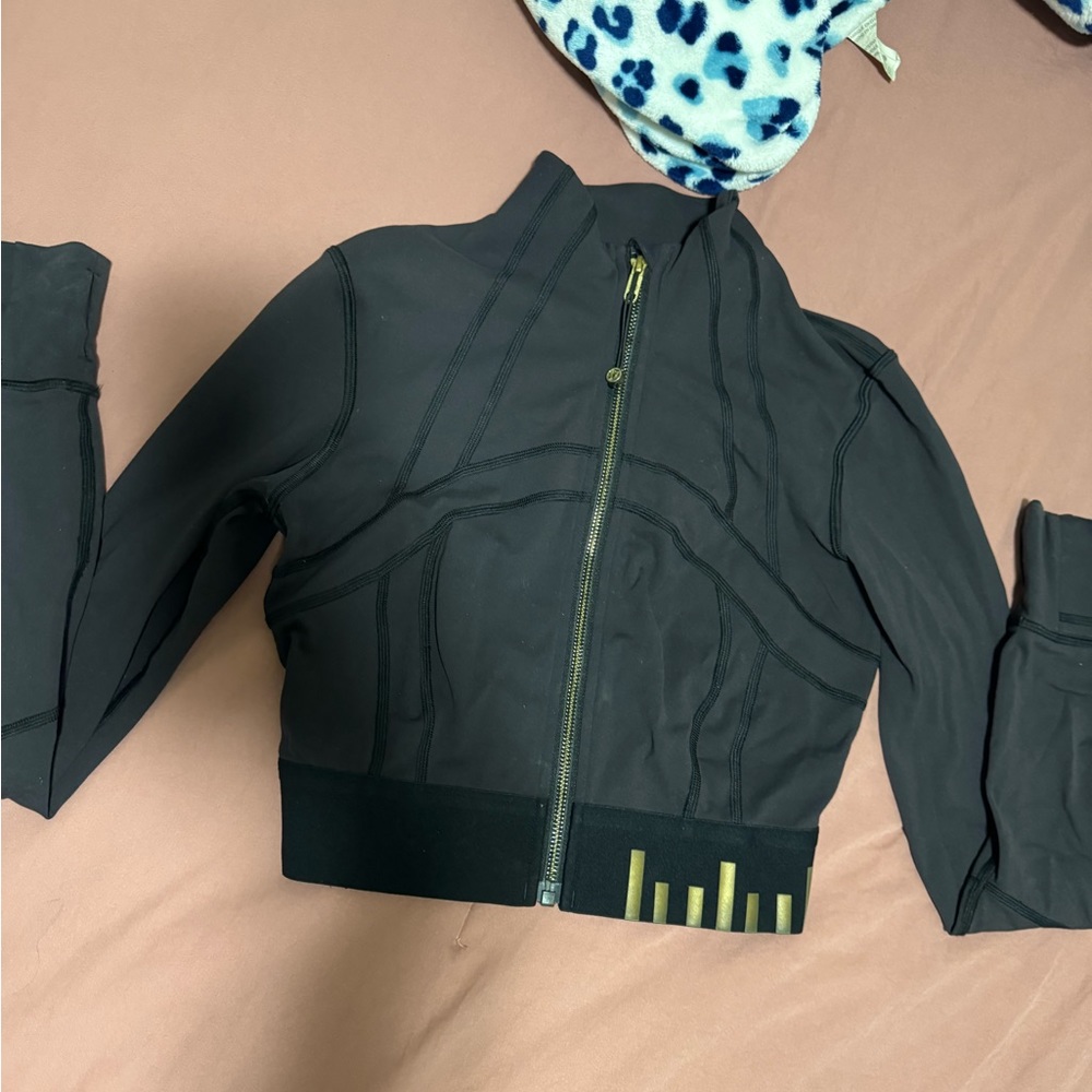 Lululemon cropped gold logo jacket size 4